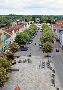 Ein Ziel des Integriertes Stadtentwicklungskonzeptes ISEK der Stadt Dorfen ist es die ansässige Gastronomie und die Aufenthaltsqualität am Unteren Marktplatz zu verbessern.