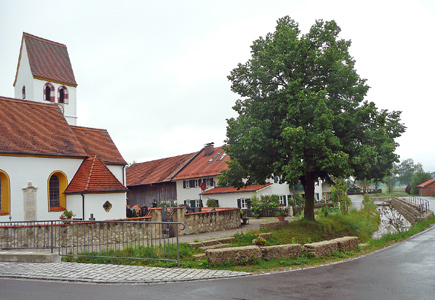 Die Kirche wird zur neuen Ortsmitte von Aschering